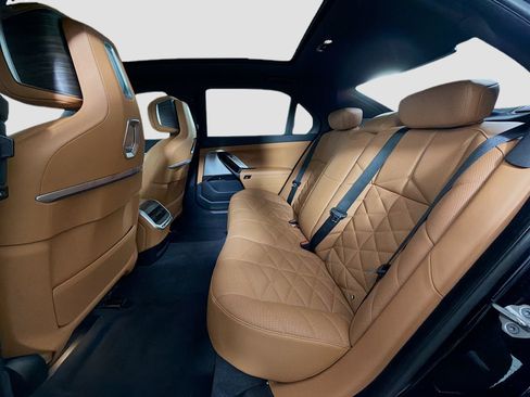 Used 2024 BMW 740i RWD image 24