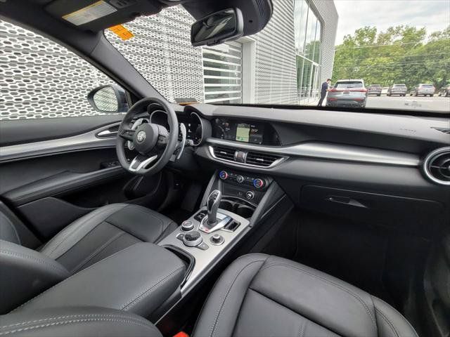 Used 2025 Alfa Romeo Stelvio Sprint AWD/4WD image 26
