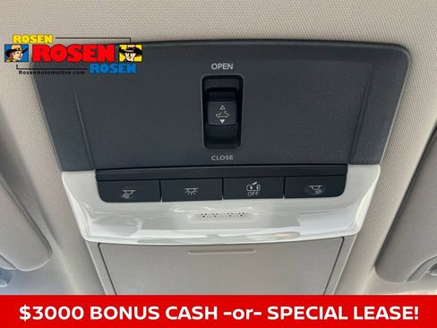 New 2025 Nissan Altima 2.5 SR w/ SR Premium Package image 31