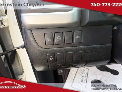 Used 2018 Toyota Highlander XLE FWD image 13