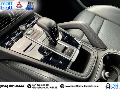 Used 2022 Porsche Cayenne Platinum Edition image 19