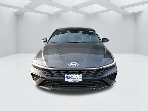New 2025 Hyundai Elantra SEL image 2