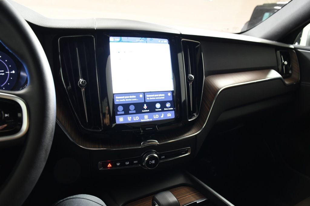 Used 2023 Volvo XC60 T8 Plus AWD/4WD image 32