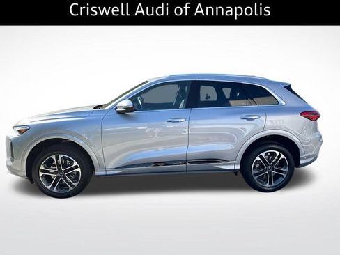 Certified 2025 Audi Q5 Premium w/ Convenience Package AWD/4WD image 4