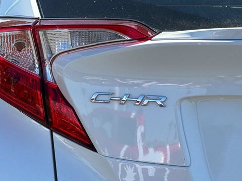Used 2021 Toyota C-HR LE FWD image 24