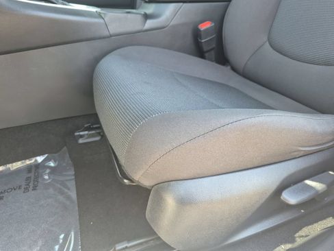 Used 2023 Toyota RAV4 LE AWD/4WD image 12