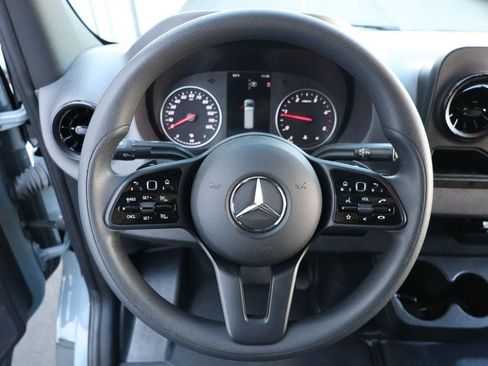 Used 2024 Mercedes-Benz Sprinter 2500 image 13