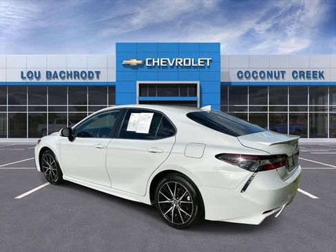 Used 2024 Toyota Camry SE FWD image 6