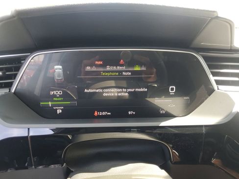 Used 2021 Audi e-tron Prestige image 26