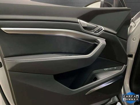 Used 2023 Audi e-tron Premium Plus image 33