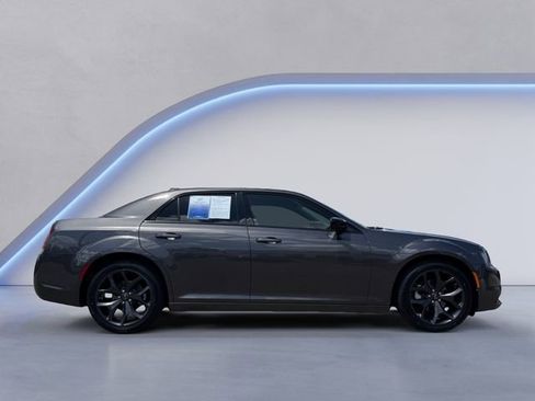 Used 2023 Chrysler 300 Touring w/ Sport Appearance Package RWD image 4