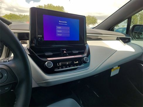 Used 2025 Toyota Corolla SE image 21