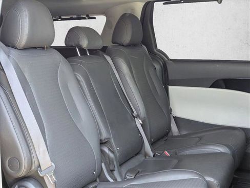 Used 2023 Kia Carnival SX Prestige image 21