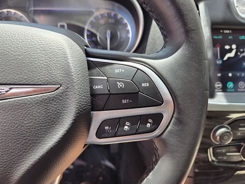 Used 2021 Chrysler 300 Touring L RWD image 30