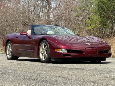Used 2003 Chevrolet Corvette Convertible w/ Preferred Equipment Group1 image 11