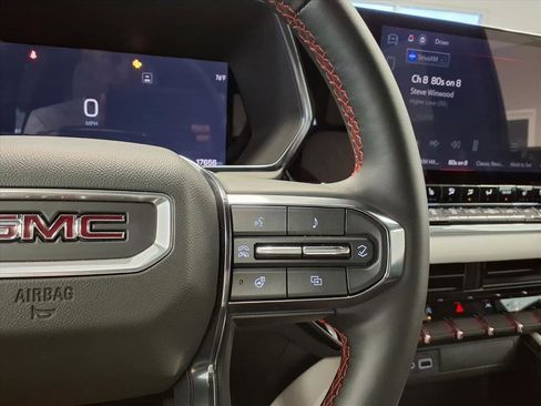 Used 2024 GMC Canyon AT4X image 25