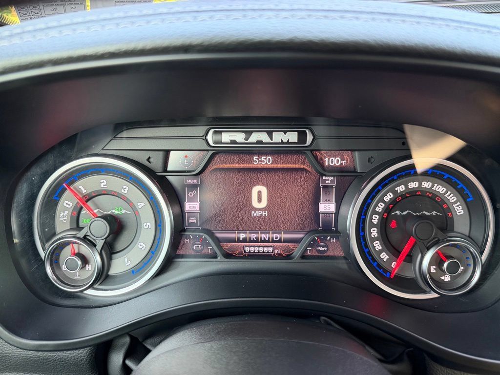 Used 2022 RAM 1500 Laramie AWD/4WD image 27