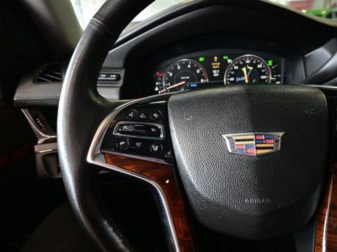 Used 2015 Cadillac Escalade Luxury AWD/4WD image 32