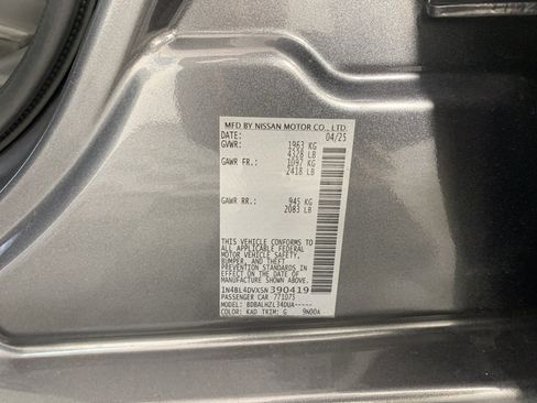 Used 2025 Nissan Altima 2.5 SV FWD image 12