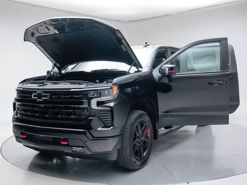 New 2026 Chevrolet Silverado 1500 RST w/ Redline Edition AWD/4WD image 18