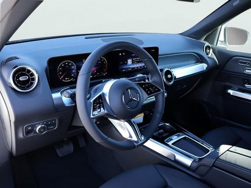 New 2026 Mercedes-Benz GLB 250 4MATIC image 19