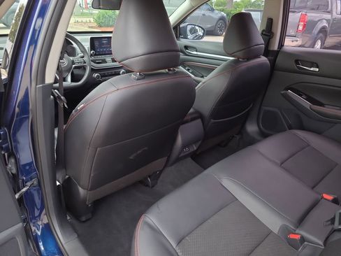 Certified 2023 Nissan Altima 2.5 SR AWD/4WD image 10