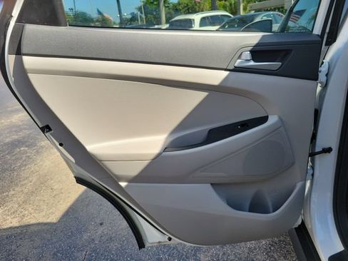 Used 2021 Hyundai Tucson SE FWD image 8