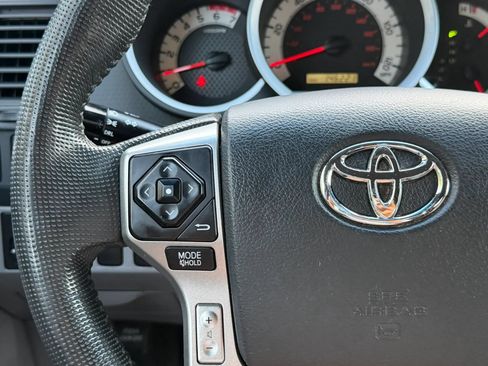 Used 2014 Toyota Tacoma PreRunner w/ SR5 Package RWD image 29