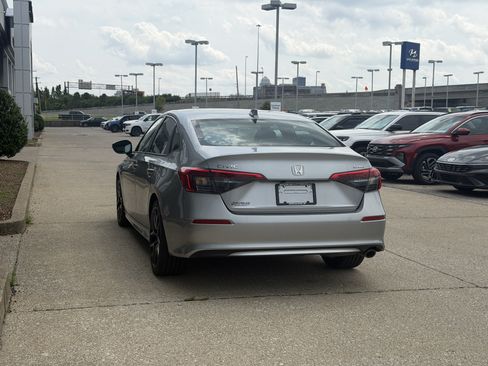 Used 2023 Honda Civic Sport image 7