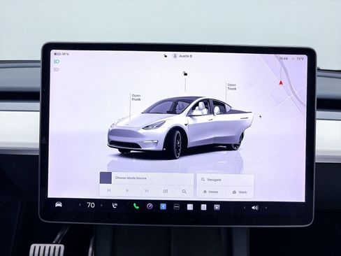 Used 2023 Tesla Model Y Performance image 20