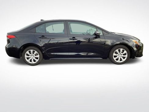 Used 2025 Toyota Corolla LE image 9