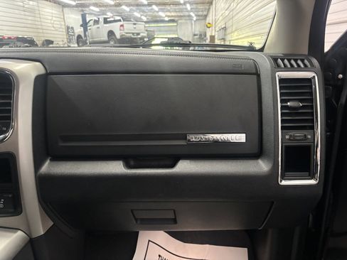 Used 2017 RAM 3500 Laramie image 31