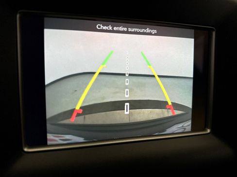 Used 2018 Jeep Grand Cherokee Laredo image 15