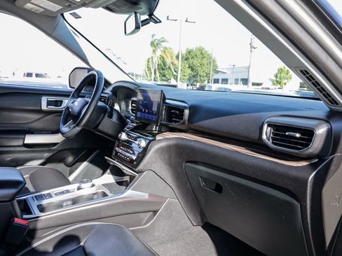 Used 2024 Ford Explorer Limited image 20