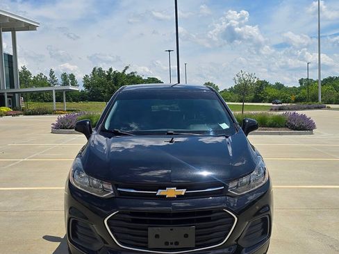 Used 2020 Chevrolet Trax LS w/ Tint and Cruise Package AWD/4WD image 19