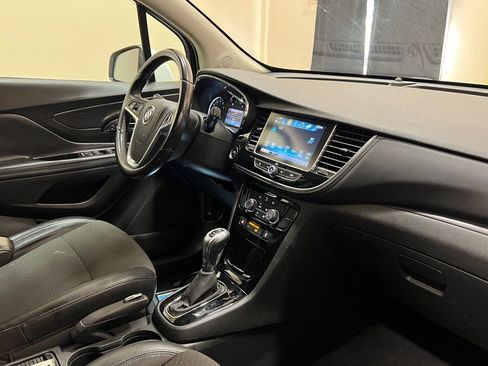 Used 2020 Buick Encore Preferred FWD image 15