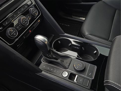 Used 2023 Volkswagen Atlas Cross Sport SEL R-Line image 20