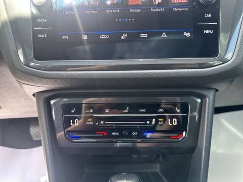 Used 2023 Volkswagen Tiguan SE w/ Panoramic Sunroof Package AWD/4WD image 19