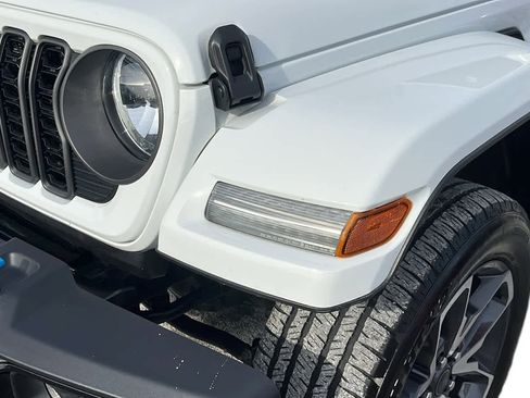 Used 2024 Jeep Wrangler Sport S w/ Convenience Group image 7