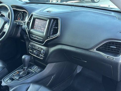 Used 2020 Jeep Cherokee Latitude Plus FWD image 30