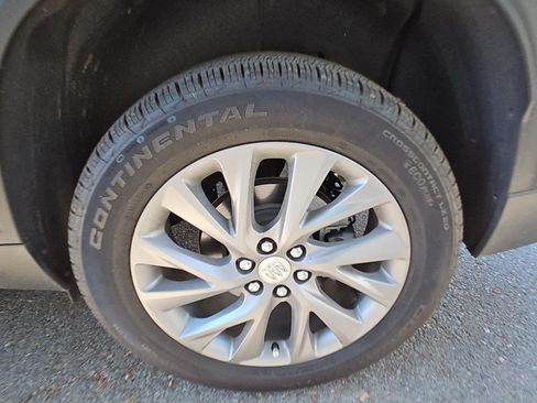 Used 2025 Buick Enclave Preferred FWD image 18