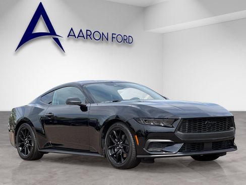 Used 2025 Ford Mustang Premium RWD image 8