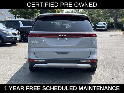 Used 2024 Kia Carnival EX FWD image 3