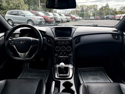 Used 2015 Hyundai Genesis 3.8 image 23
