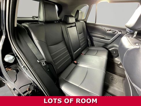 Used 2022 Toyota RAV4 XLE Premium AWD/4WD image 25