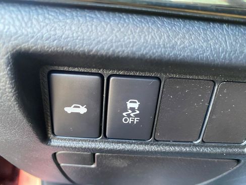 Used 2015 Toyota Avalon XLE FWD image 13