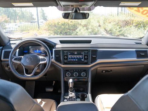 Used 2023 Volkswagen Atlas Cross Sport SE FWD image 20