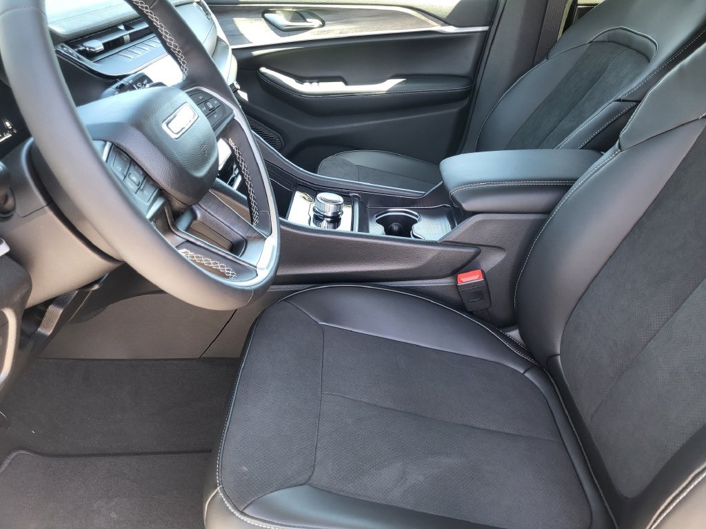 New 2026 Jeep Grand Cherokee Altitude AWD/4WD image 12