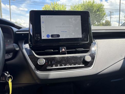 Used 2025 Toyota Corolla LE FWD image 19