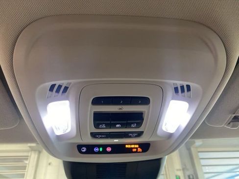 Certified 2024 Buick Envision Avenir image 23